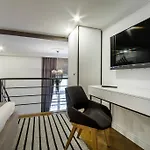 Dezign Superior & Pensión 4*