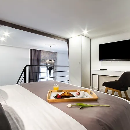 Dezign Superior & Гостьовий будинок 4*