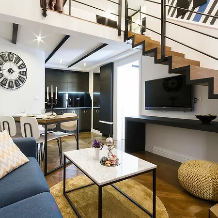 Гостьовий будинок Dezign Superior &