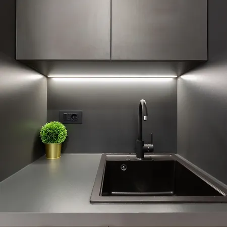 Dezign Superior & Гостьовий будинок