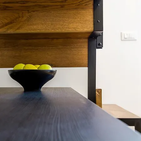 Гостьовий будинок Dezign Superior &