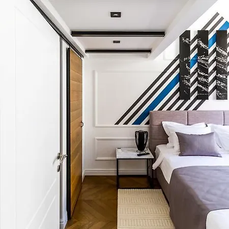 Гостьовий будинок Dezign Superior &