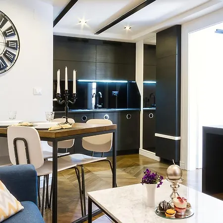 Гостьовий будинок Dezign Superior & 4*