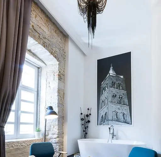 ゲストハウス Dezign Superior & ザダル