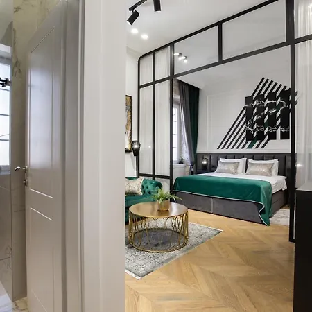 Dezign Superior & Pensjonat 4*