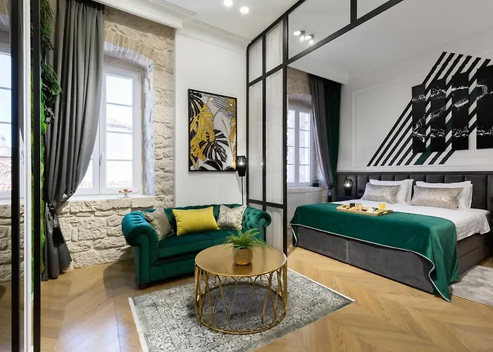 ゲストハウス Dezign Superior & 4*