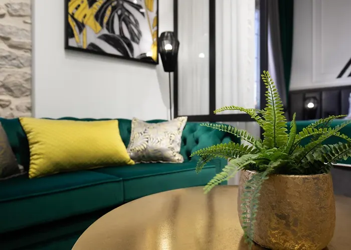 Dezign Superior & 招待所 扎达尔