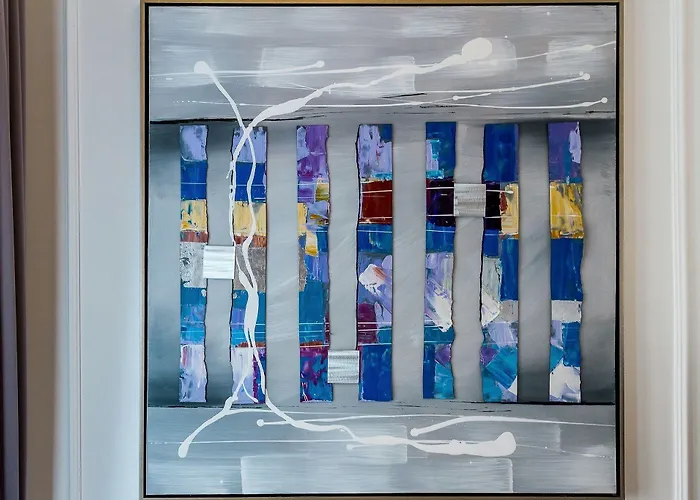 Dezign Superior & ゲストハウス 4*