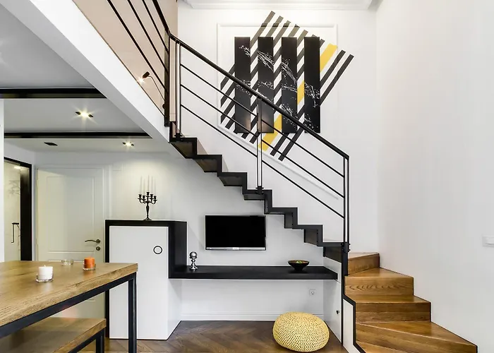 Dezign Superior & 招待所 4*