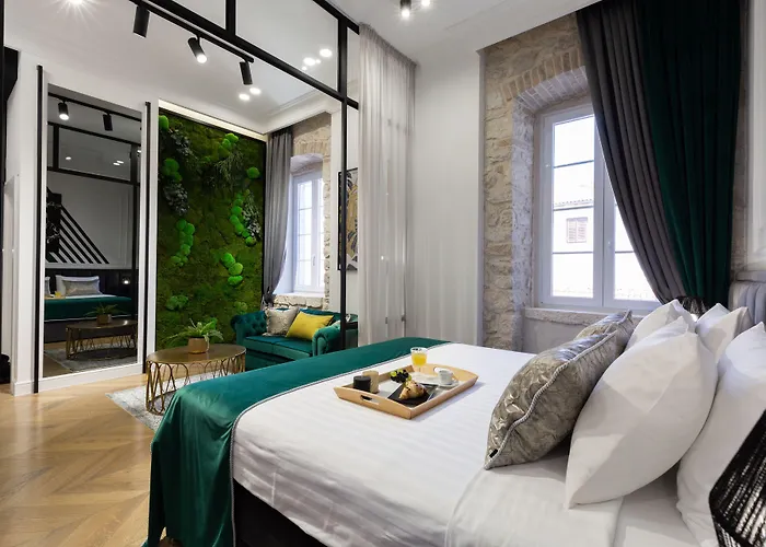 Dezign Superior & 4* ザダル