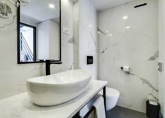 ゲストハウス Dezign Superior & ザダル