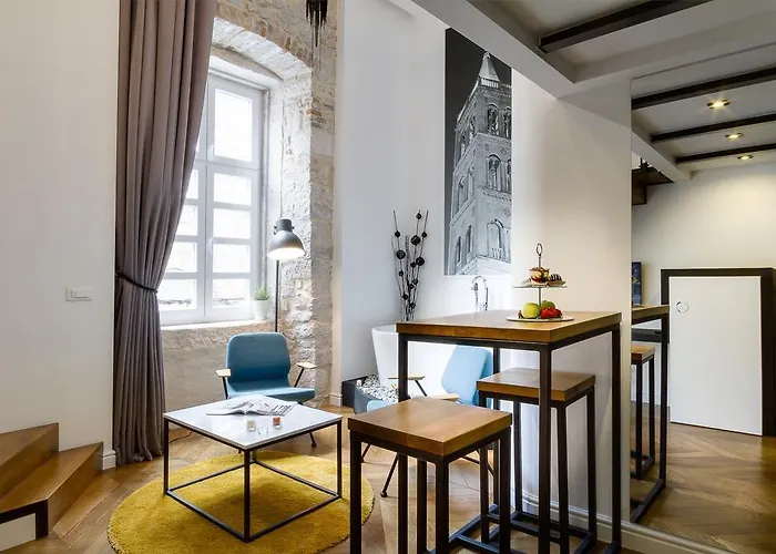 ゲストハウス Dezign Superior & ザダル