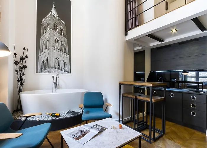 招待所 Dezign Superior & 扎达尔