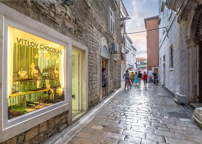 ゲストハウス Dezign Superior &